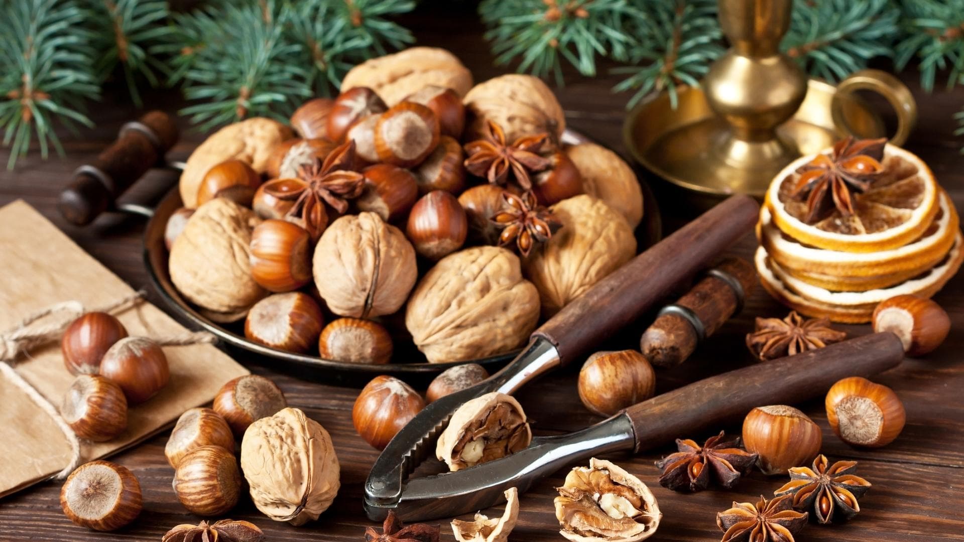Nüsse zu Weihnachten Nüsse zu Weihnachten