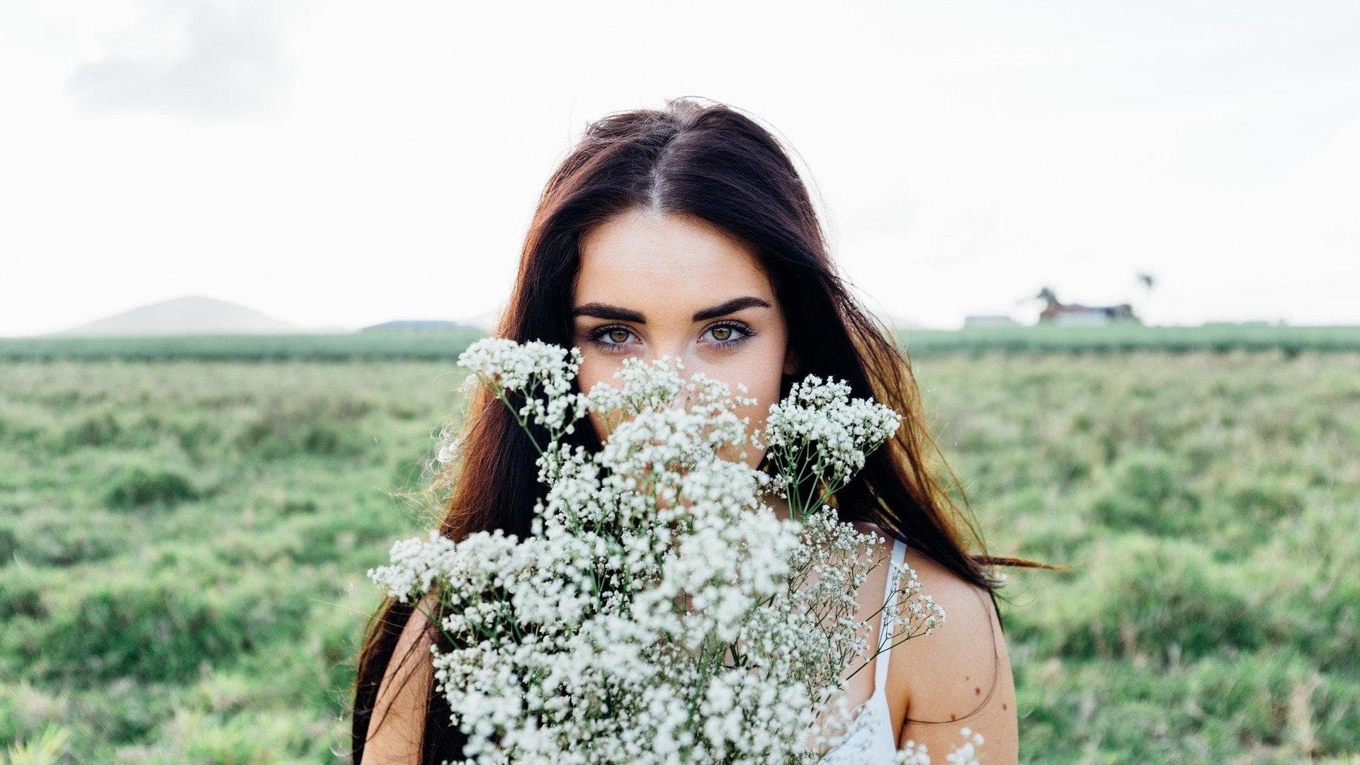 Frau mit Blumen