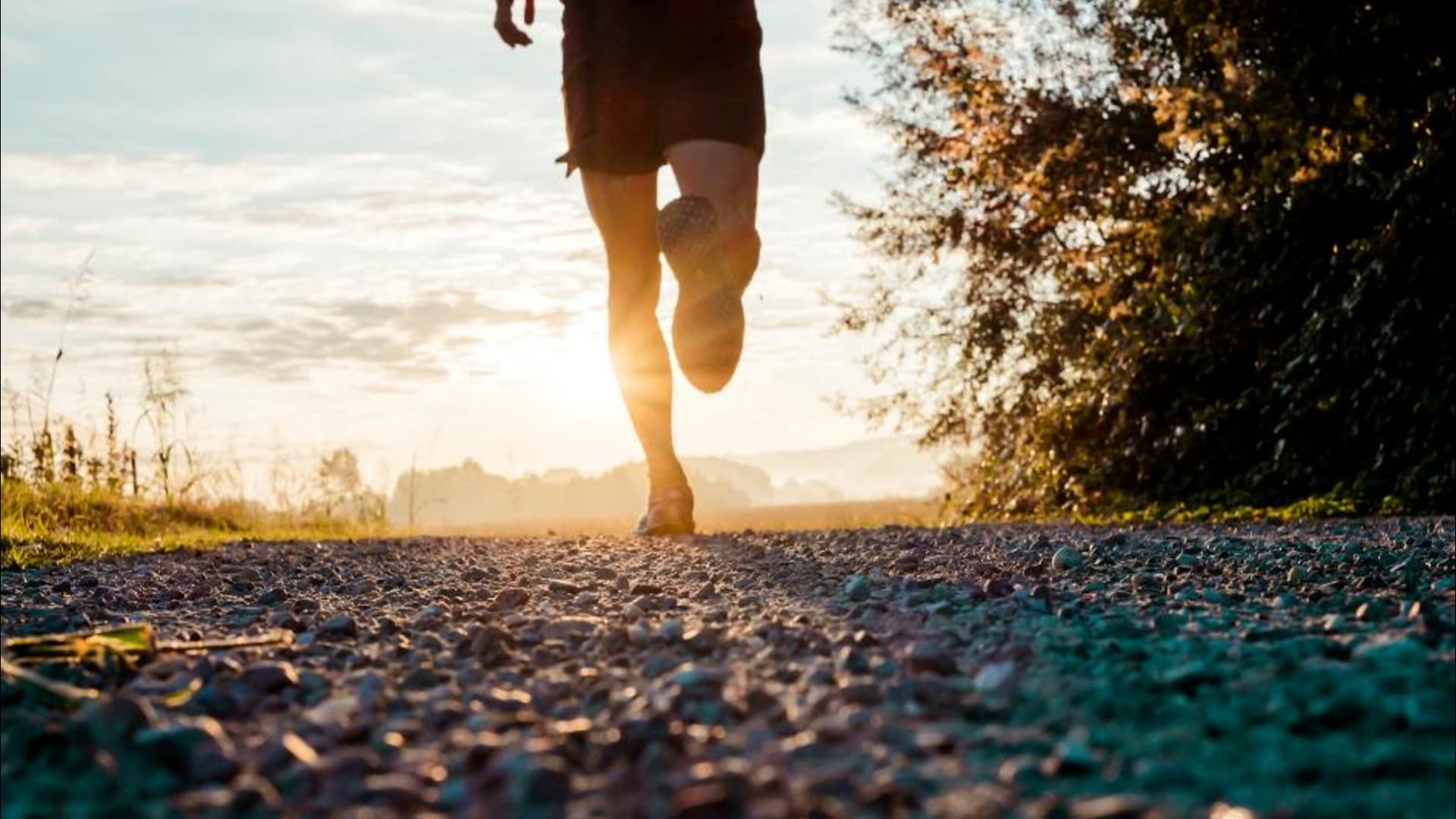 Mann geht joggen Mann geht joggen