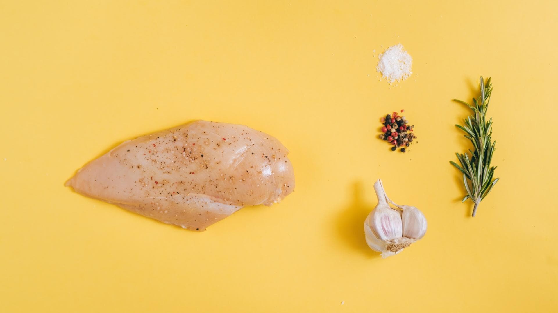 Hähnchenbrust mit Knoblauch und Gewürzen