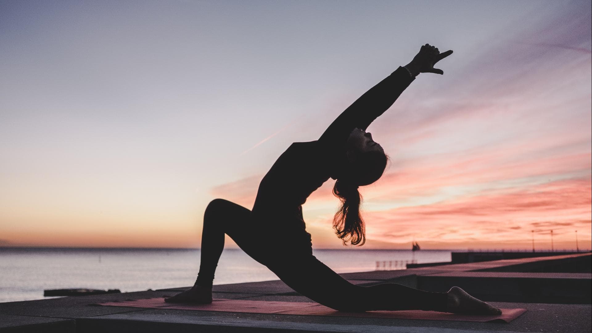 Frau macht Yoga Frau macht Yoga