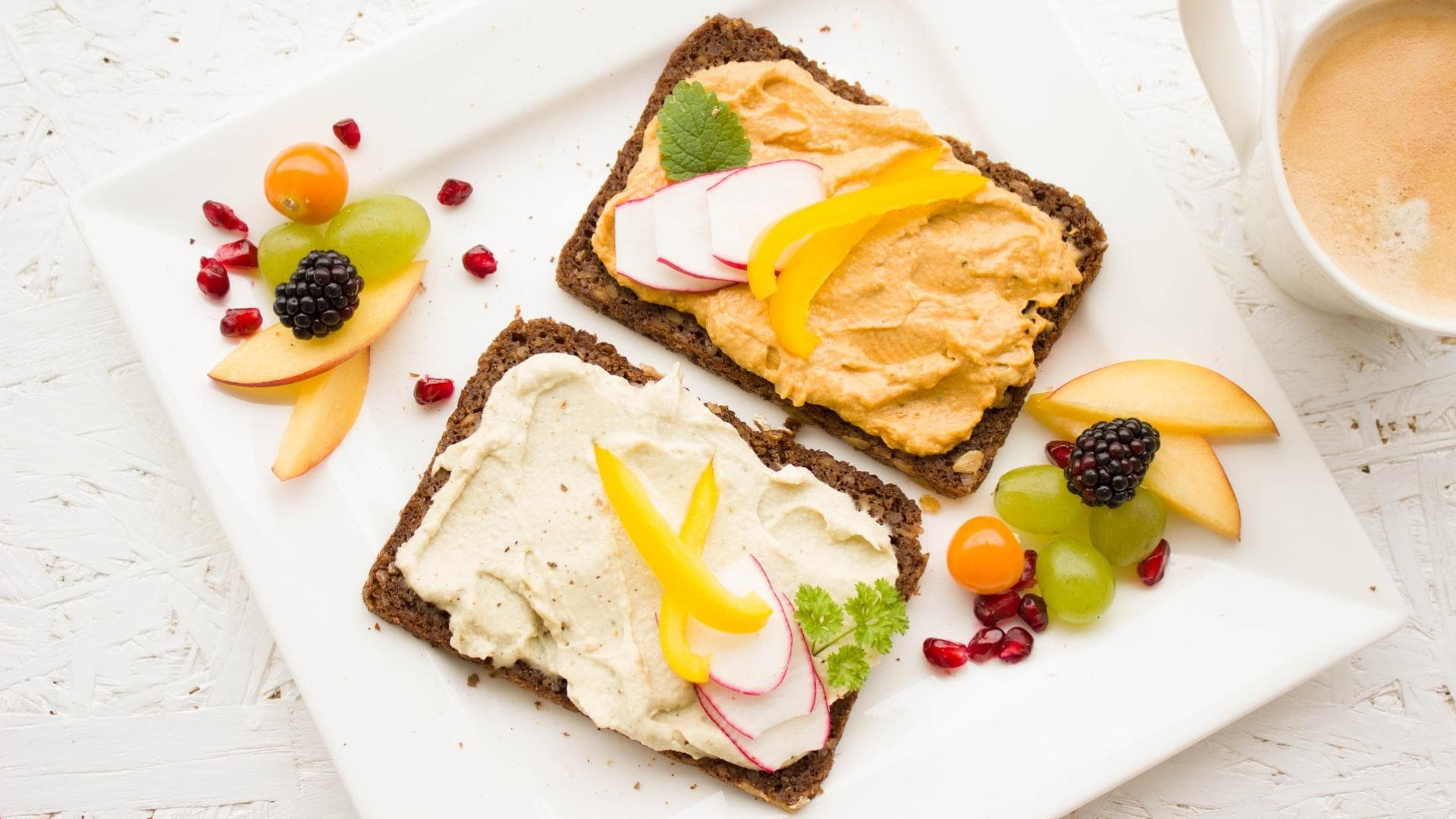 Brot mit Hummus