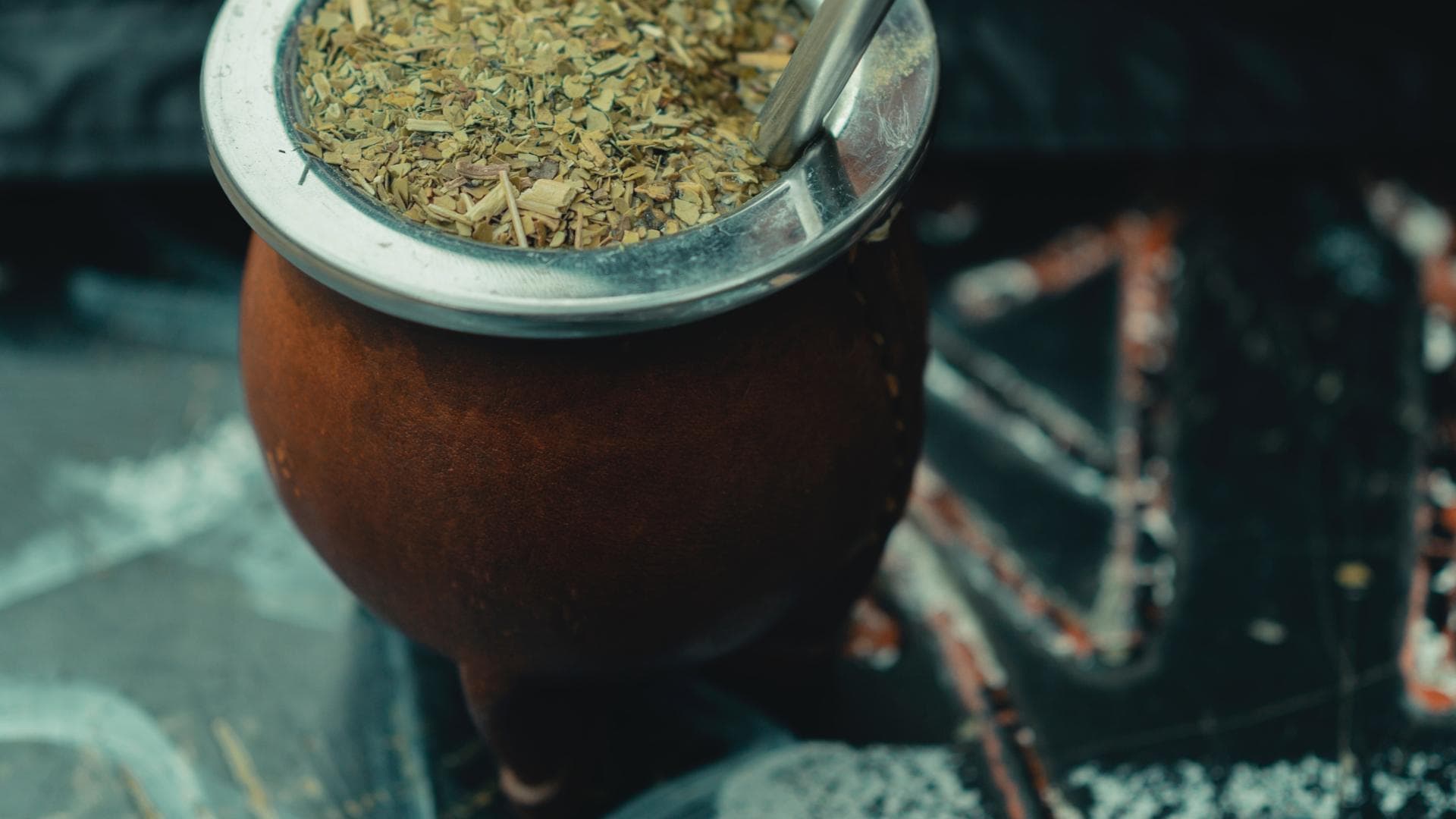 Mate-Tee in Trinkkürbis