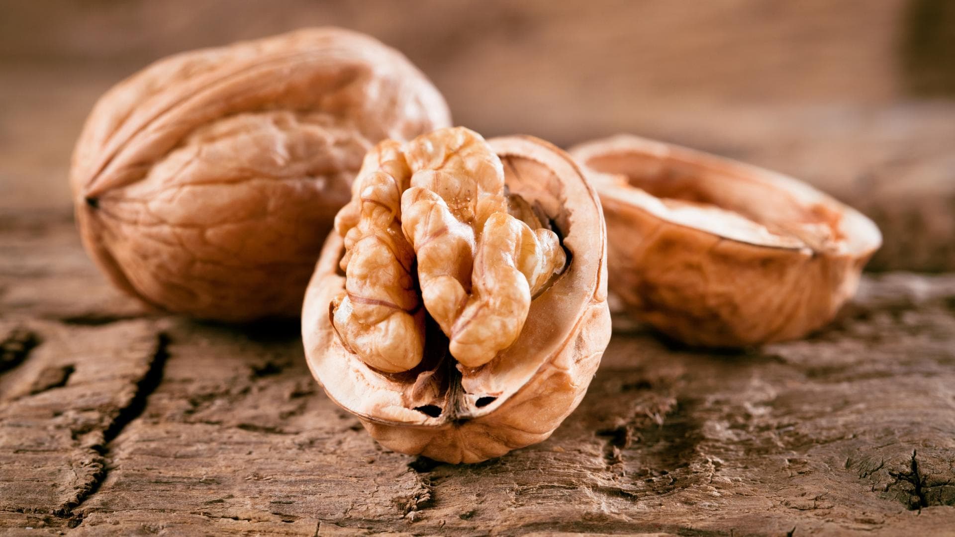 Walnüsse sind reich an gesunden Fetten, insbesondere an Omega-3-Fettsäuren.