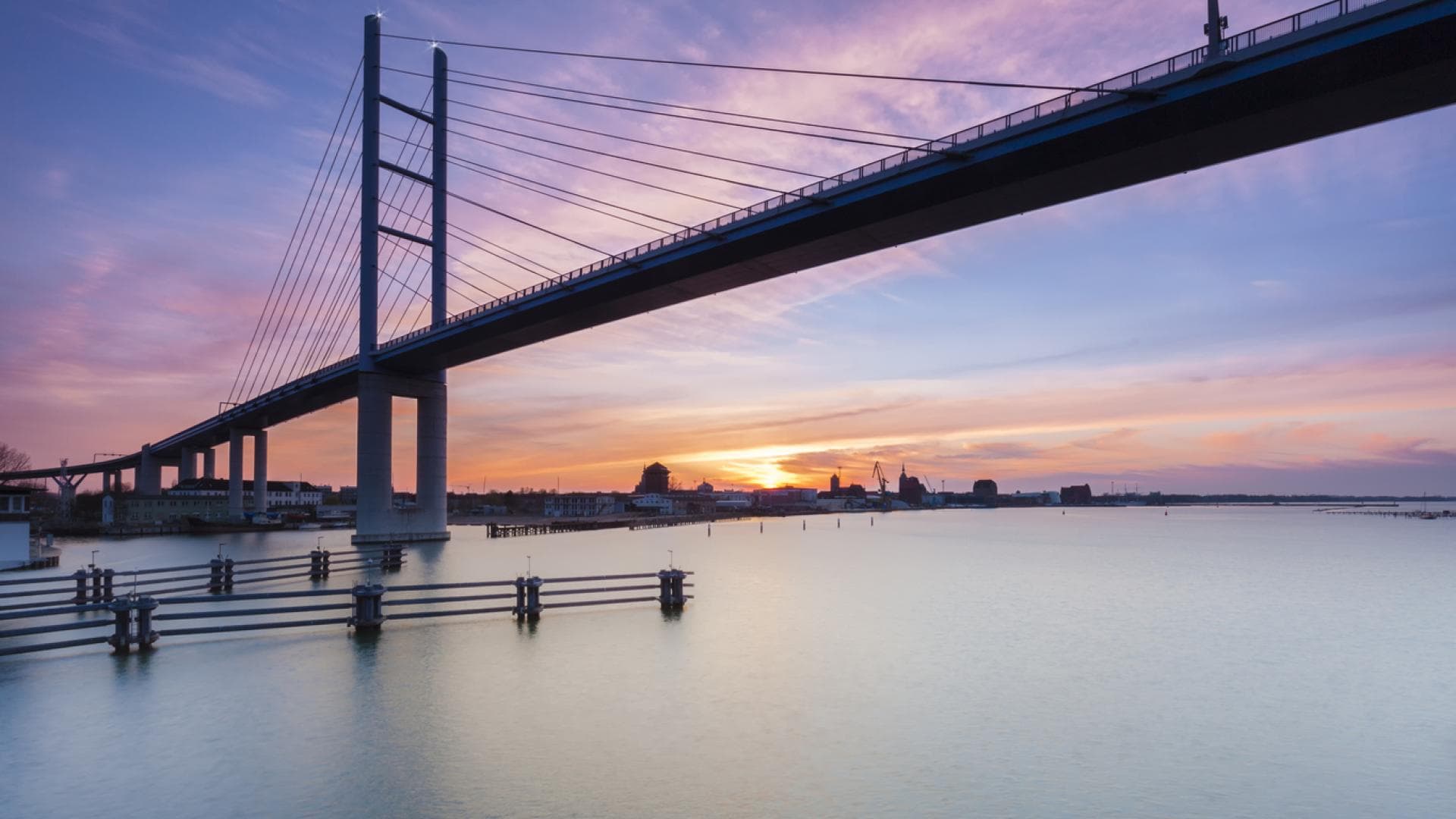 Neuer Rügendamm von Stralsund nach Rügen