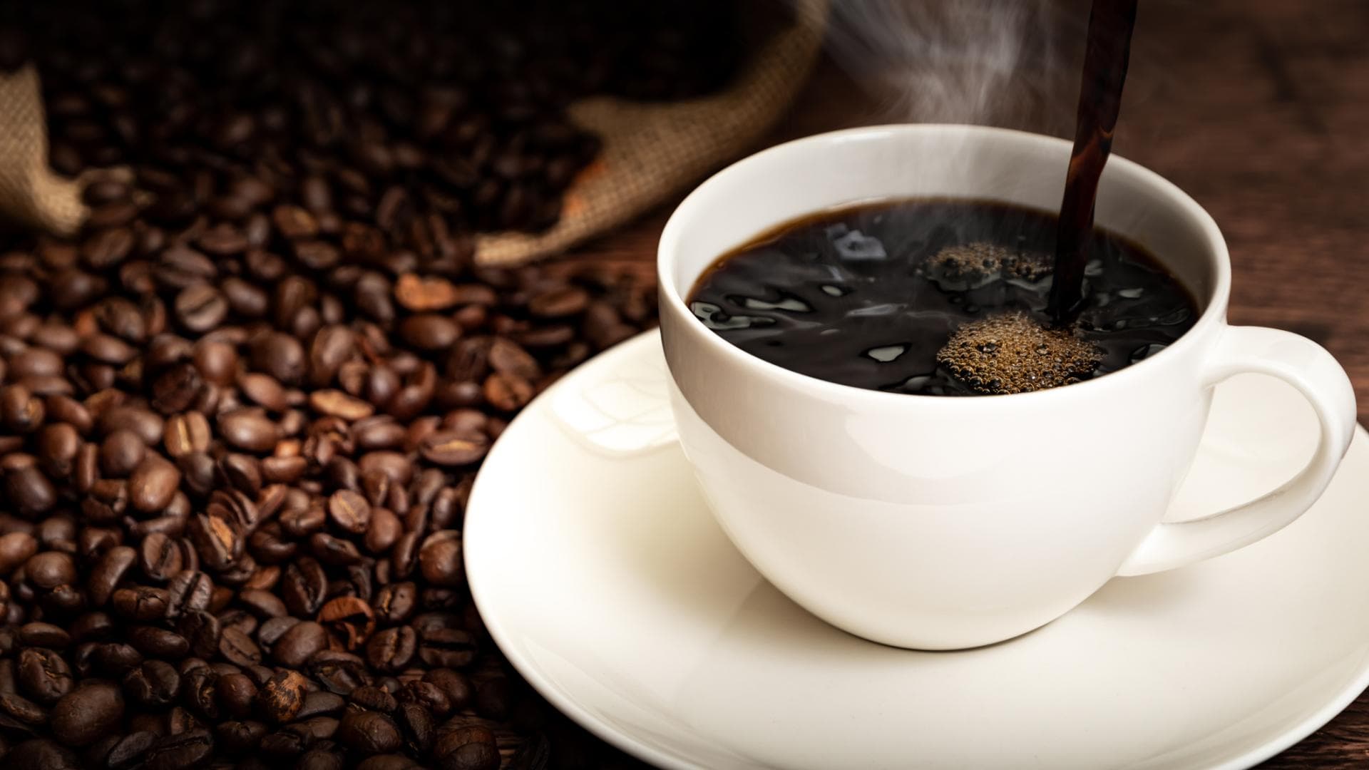 Studien zeigen, dass Kaffeekonsum das Risiko für Depressionen, Demenz, Herzinfarkt und Schlaganfall senken kann. Studien zeigen, dass Kaffeekonsum das Risiko für Depressionen, Demenz, Herzinfarkt und Schlaganfall senken kann.