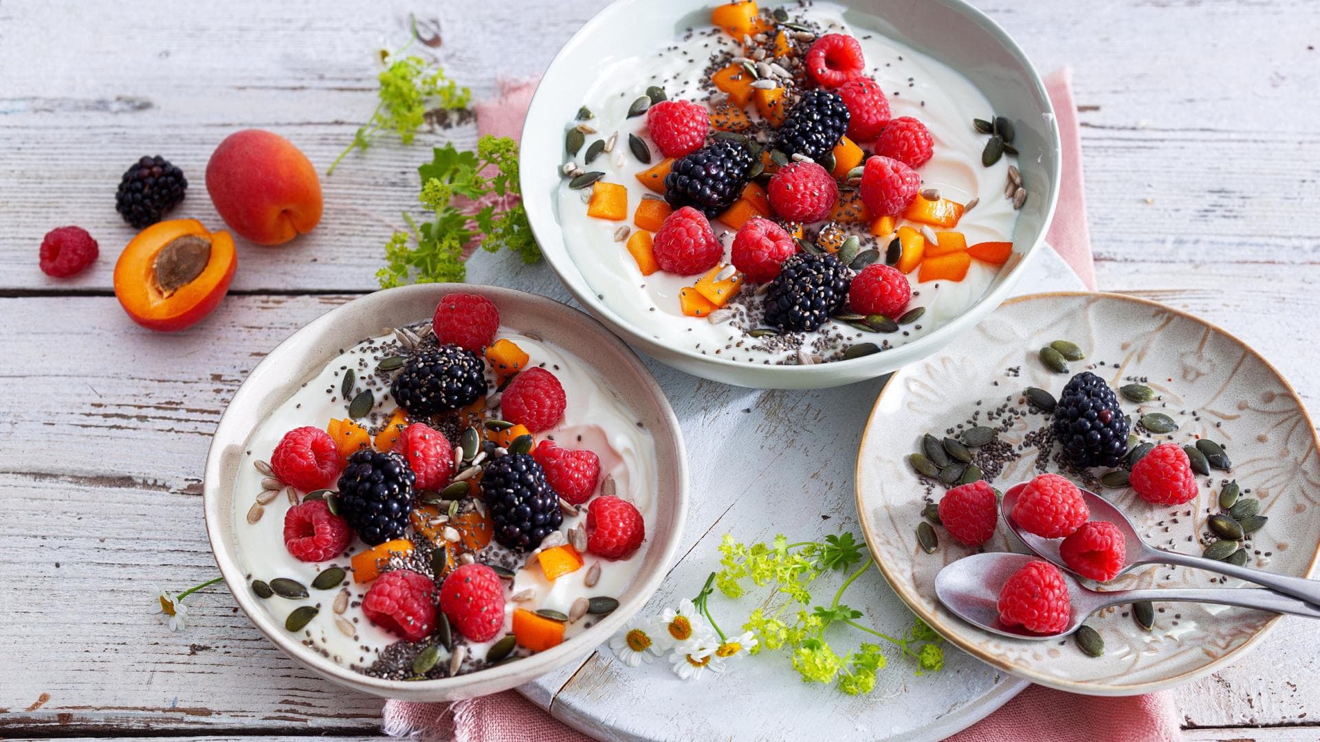 Frühstücksbowl mit Beeren