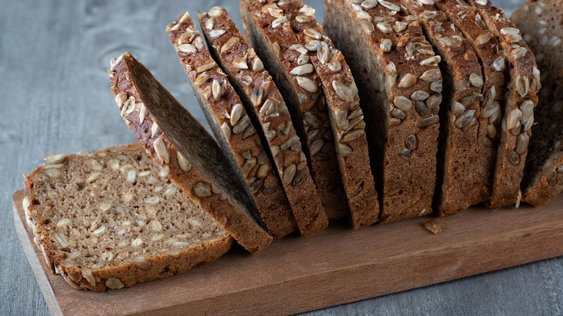 Sonnenblumen-Vollkornbrot