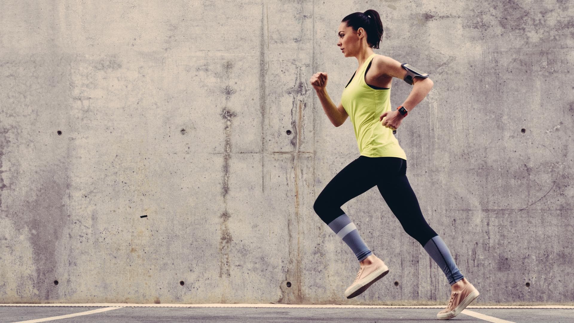 Frau joggt