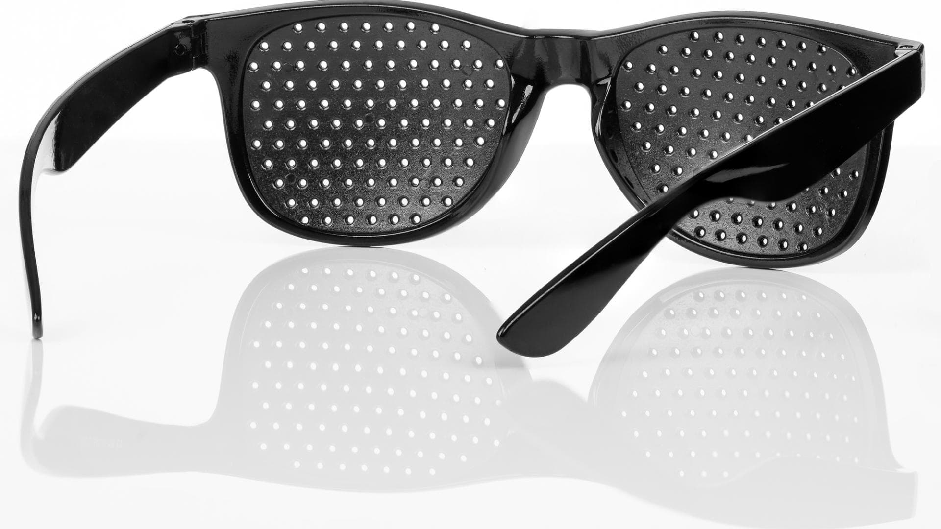 Schwarze Rasterbrille