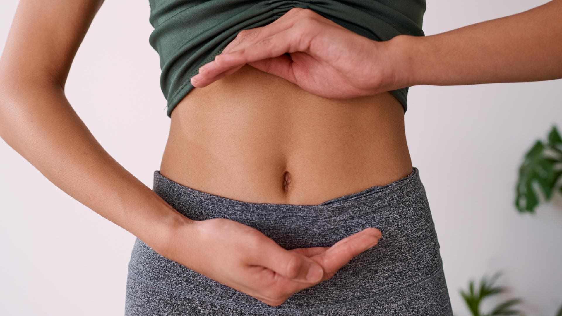 Frau flacher Bauch