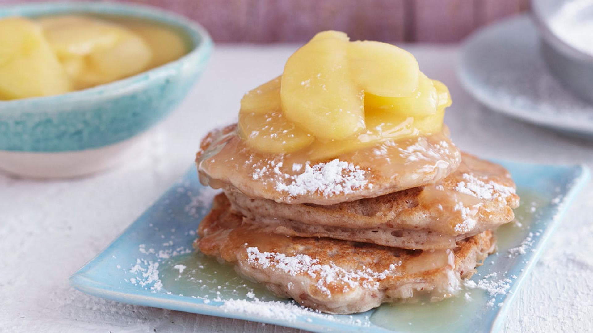 Eierpfannkuchen mit Apfelmus