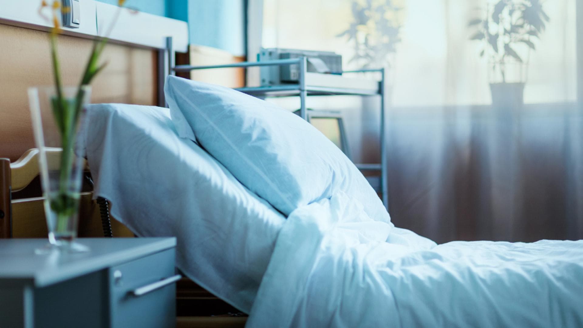 Leeres Bett im Krankenhaus