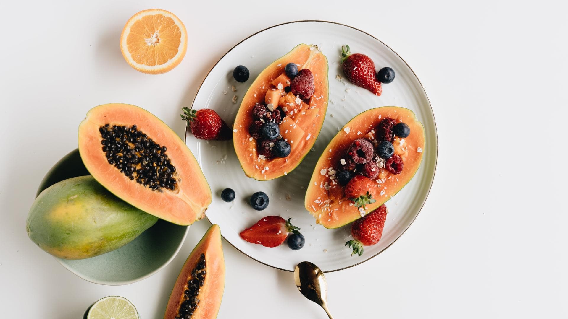 Aufgeschnittene Papaya
