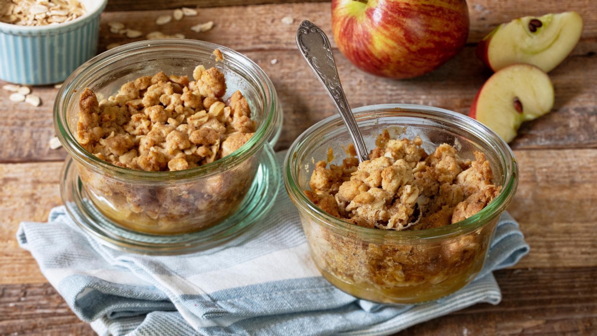 Apple Crumble ist die perfekte Süßspeise im Winter Apple Crumble im Glas