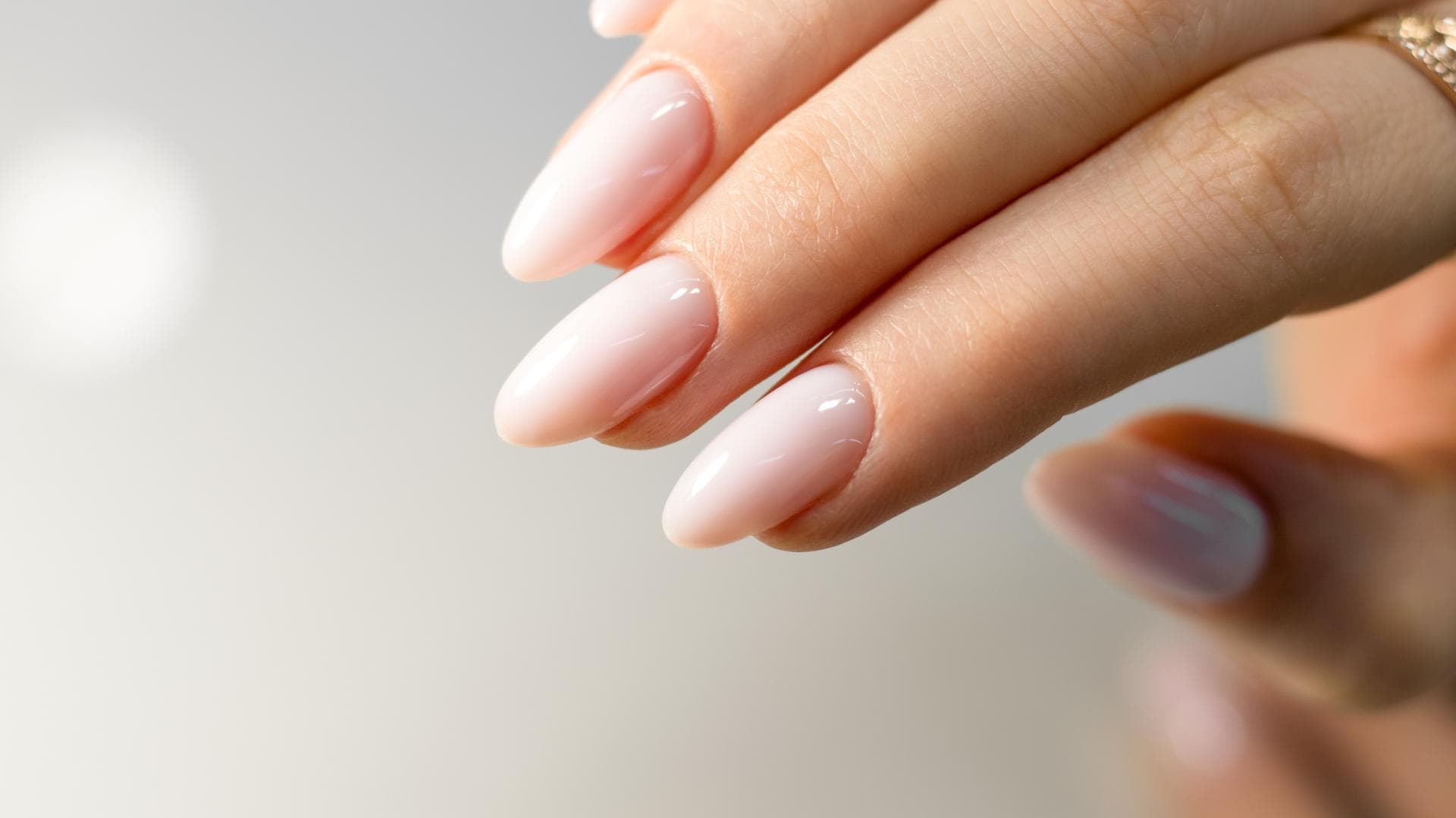 Nude Nägel