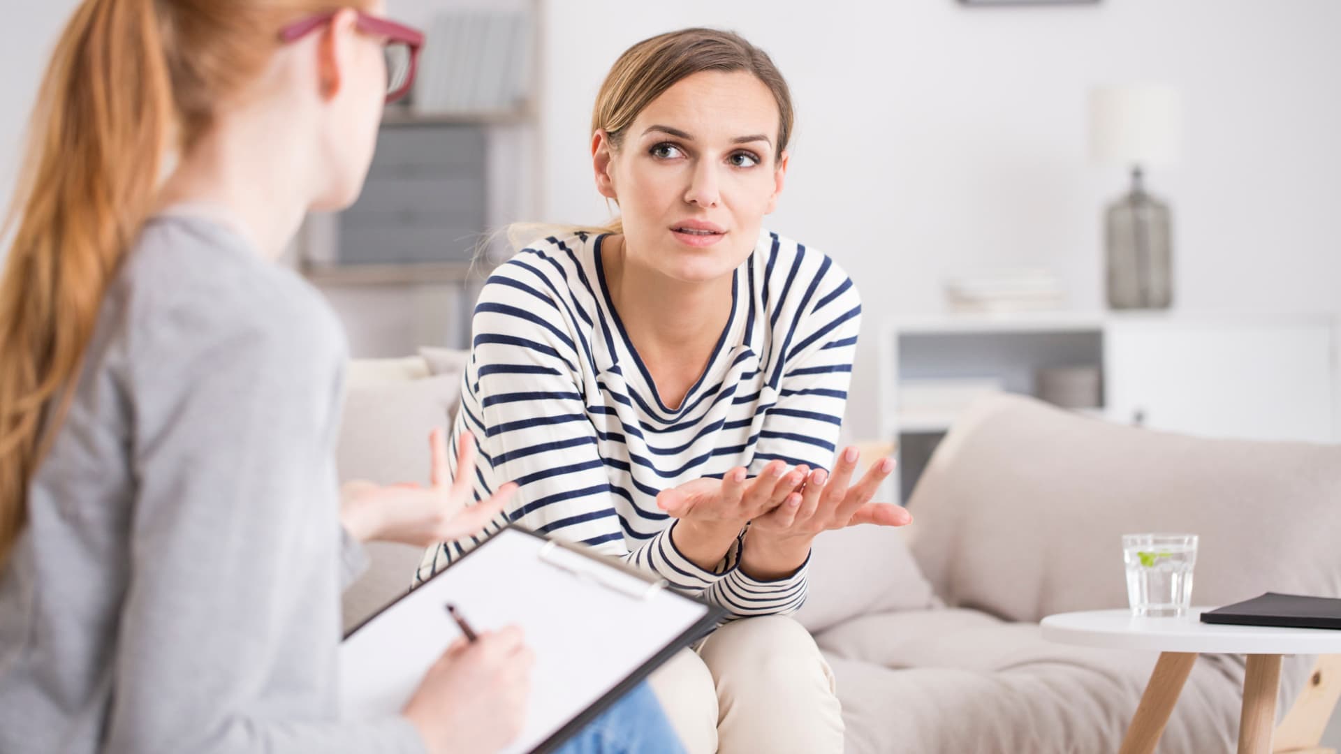 Die verschiedenen Psychotherapieformen basieren auf unterschiedlichen theoretischen Ansätzen und Wirkmechanismen.