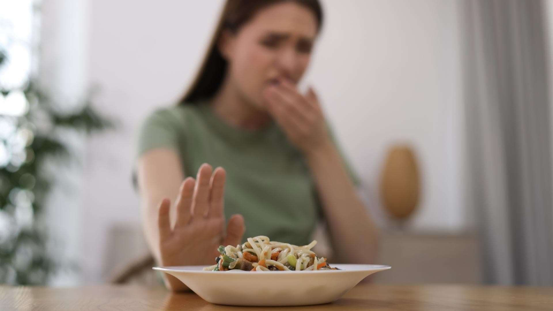 Frau ist vom Essen übel Frau ist vom Essen übel