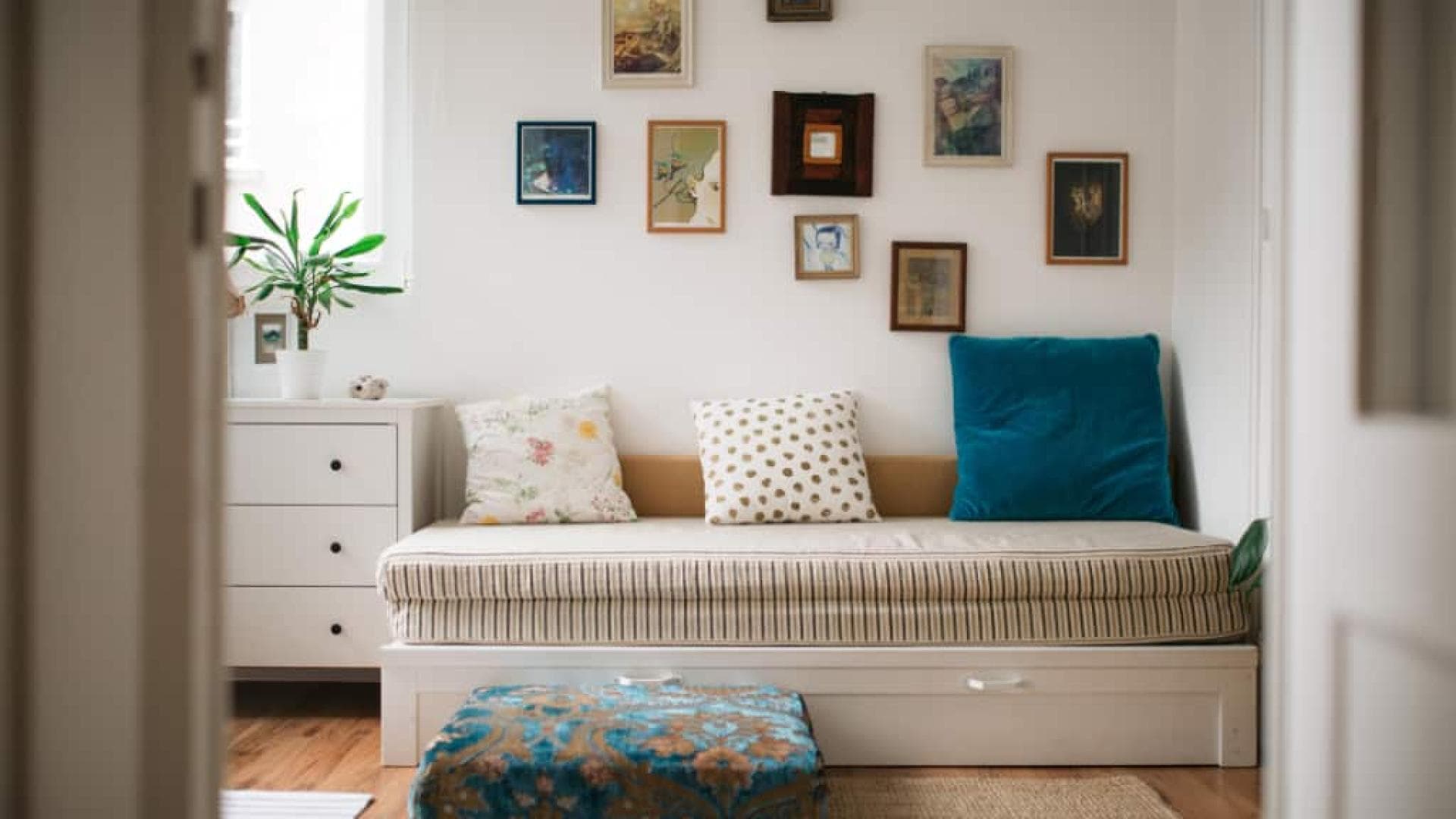 Schlafsofa ein Schlafosfa im Zimmer