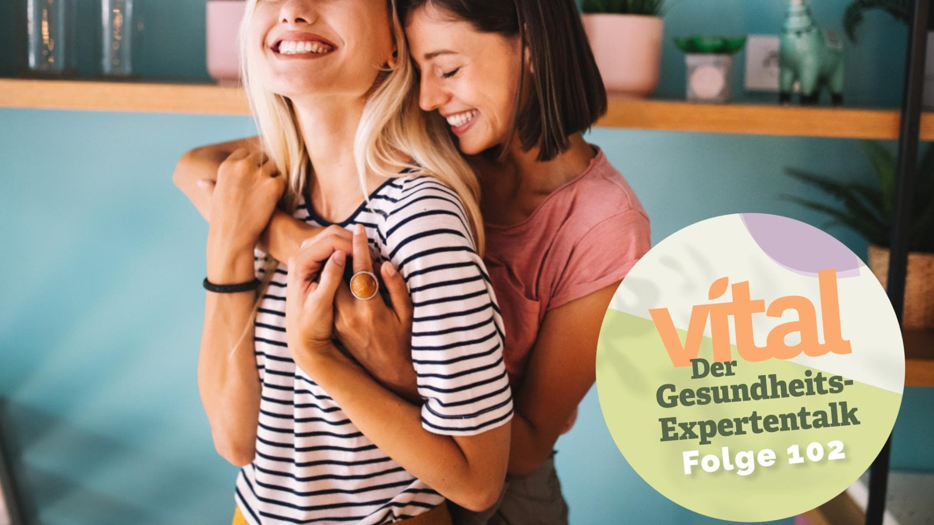 Frauen umarmen sich Frauen umarmen sich