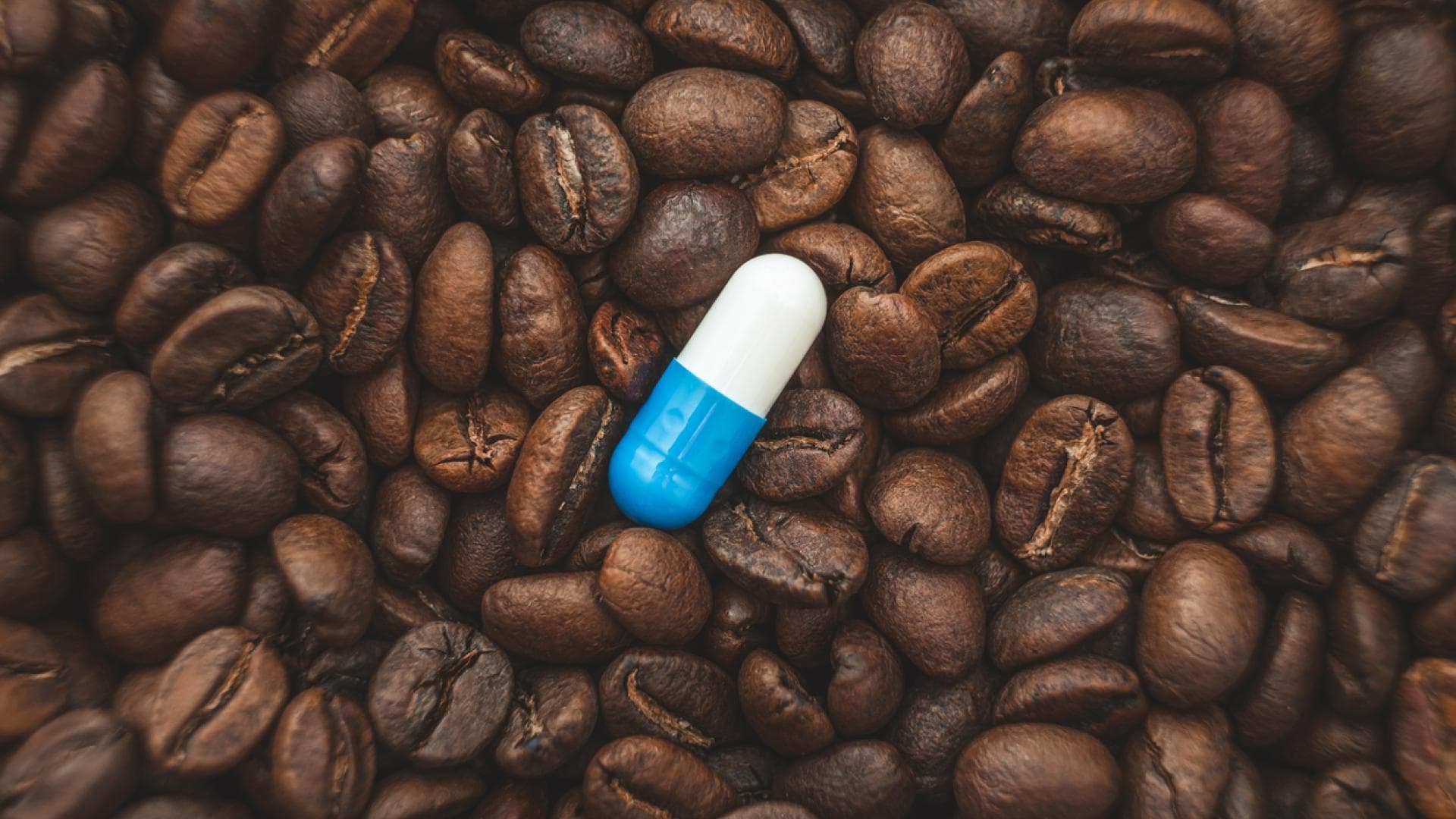 Nahrungsergänzungsmittel und KaffeeiStock/Андрей Клеменков Nahrungsergänzungsmittel und Kaffee