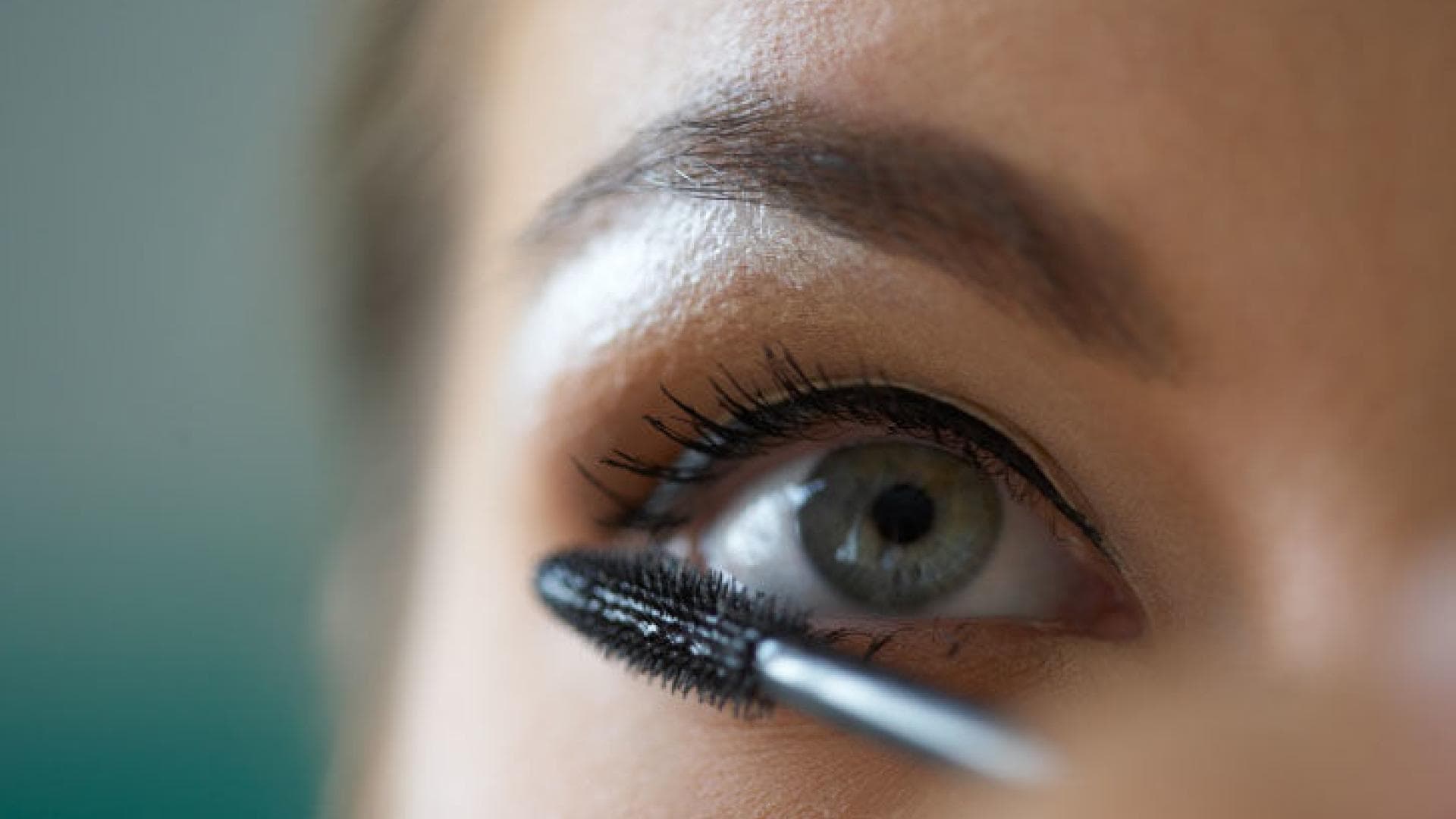 Wimpern tuschen