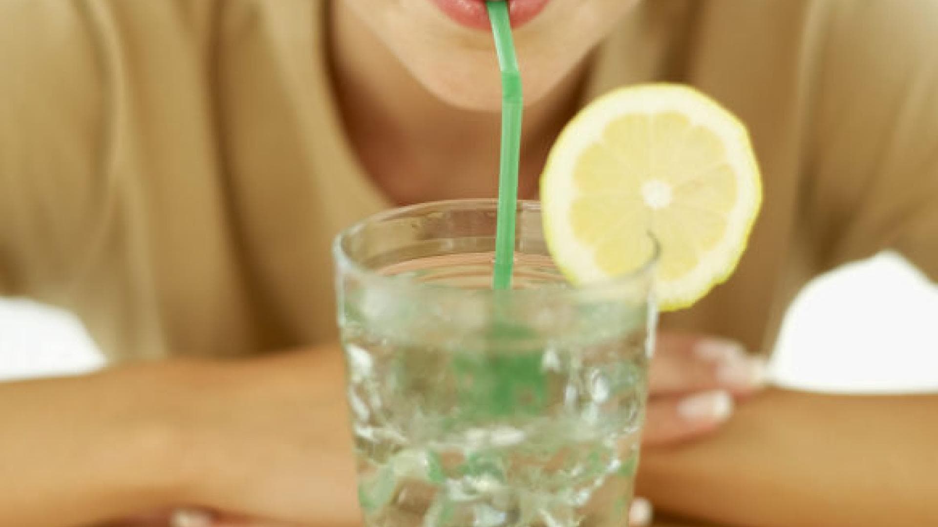Die empfohlene zusätzliche Trinkmenge im Sommer hängt von den jeweiligen Temperaturen und körperlichen Aktivitäten ab. Die empfohlene zusätzliche Trinkmenge im Sommer hängt von den jeweiligen Temperaturen und körperlichen Aktivitäten ab.