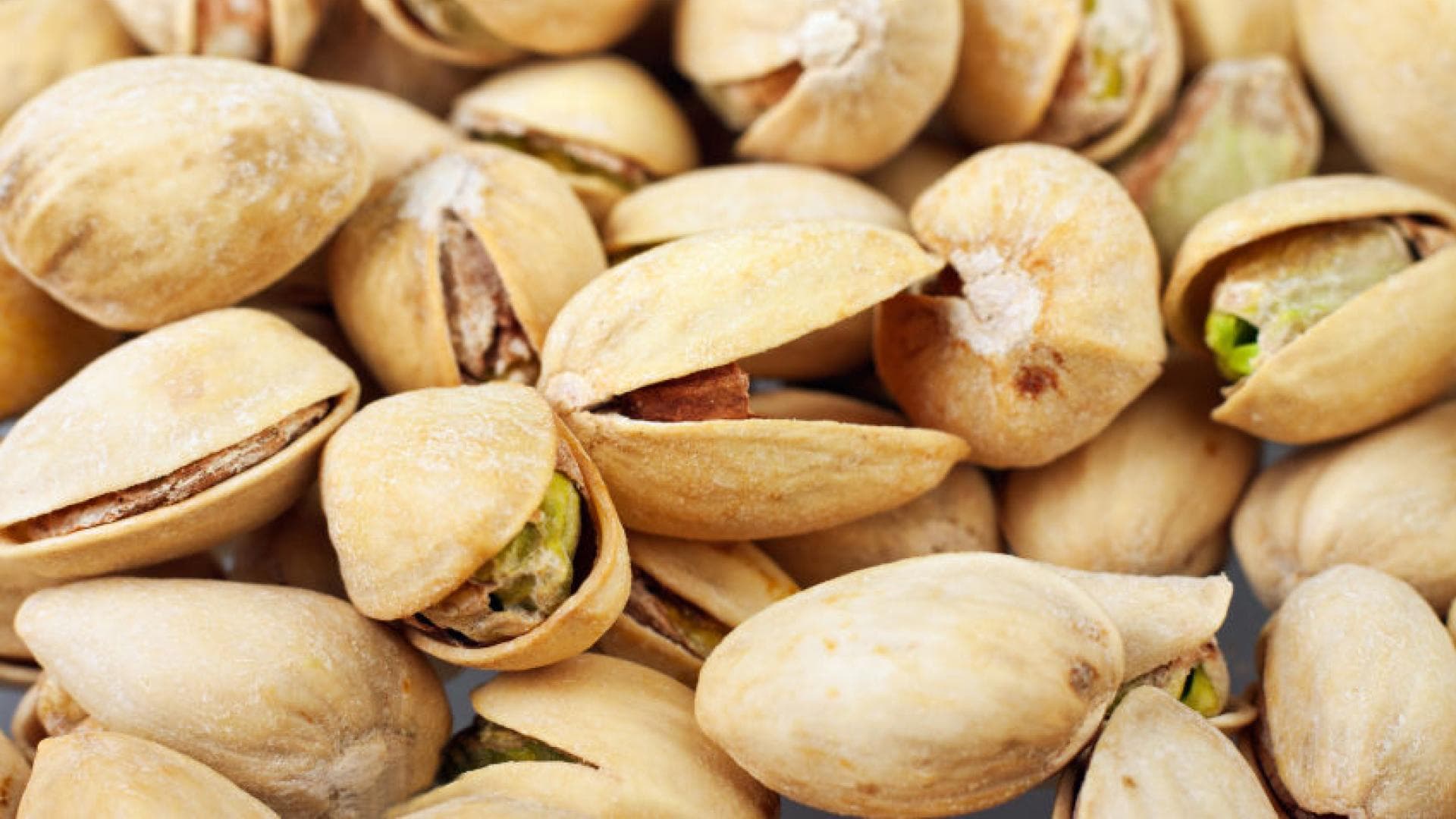 Pistazien enthalten Vitamine aus der B-Gruppe. Pistazien