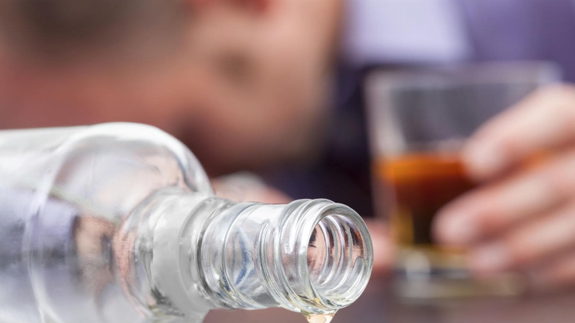 Alkoholsucht ist eine chronische Krankheit. Alkohol