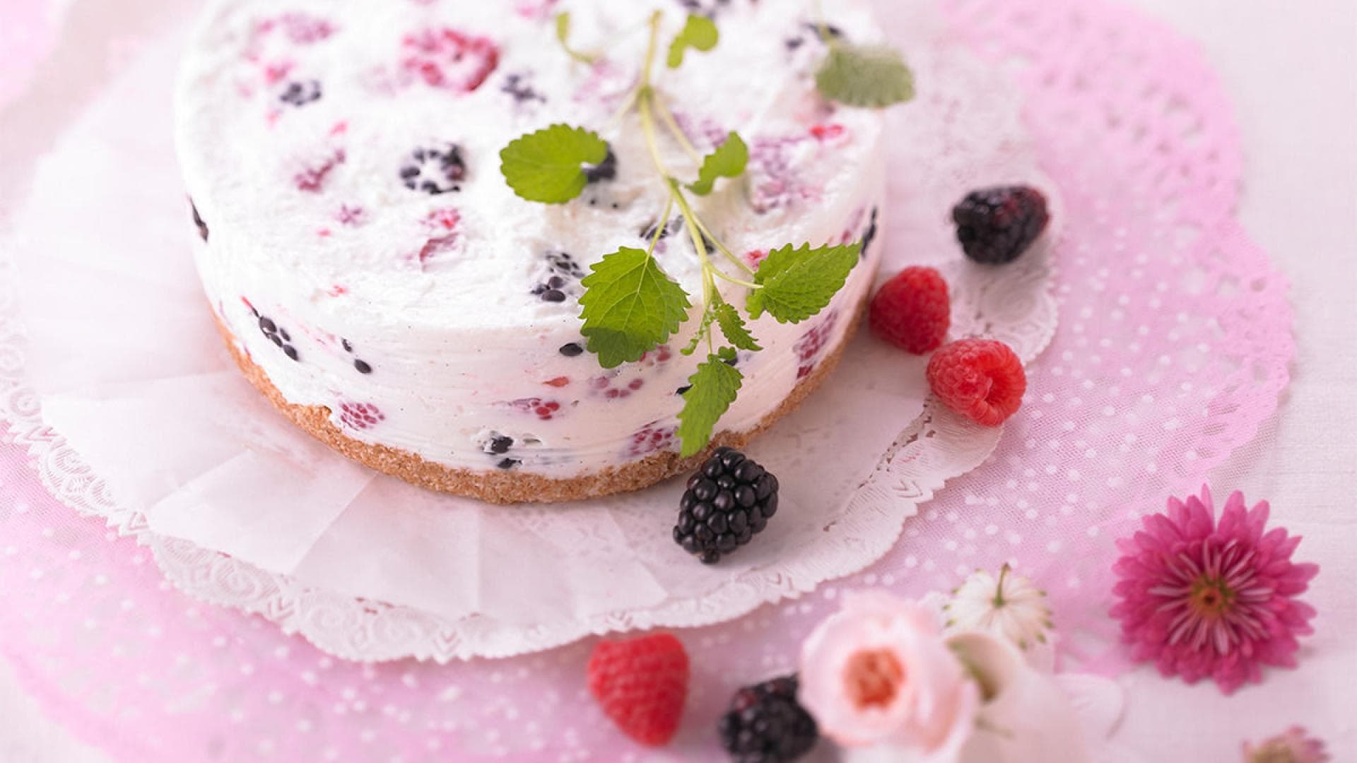 Beerentorte mit Frischkäse - Low Carb Beerentorte mit Frischkäse - Low Carb