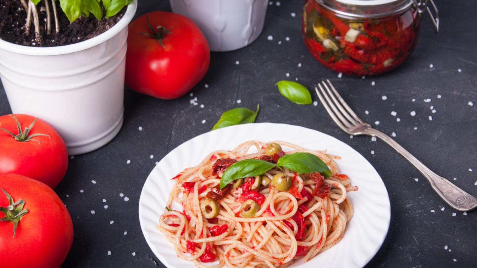 Pasta mit Tomaten und Paprika