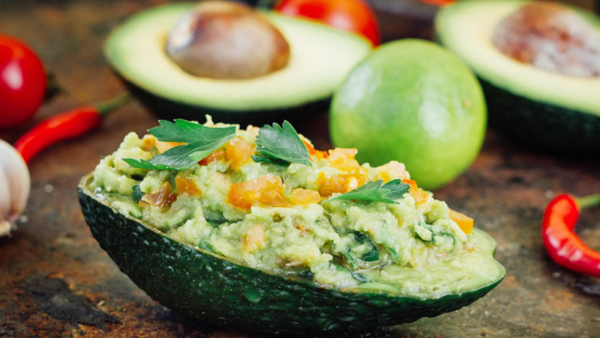 Avocado mit Gurkencreme Avocado mit Gurkencreme