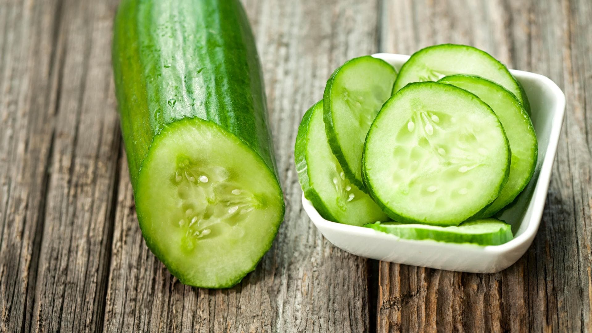 Botanisch gesehen gehört die Gurke zum Obst Botanisch gesehen gehört die Gurke zum Obst
