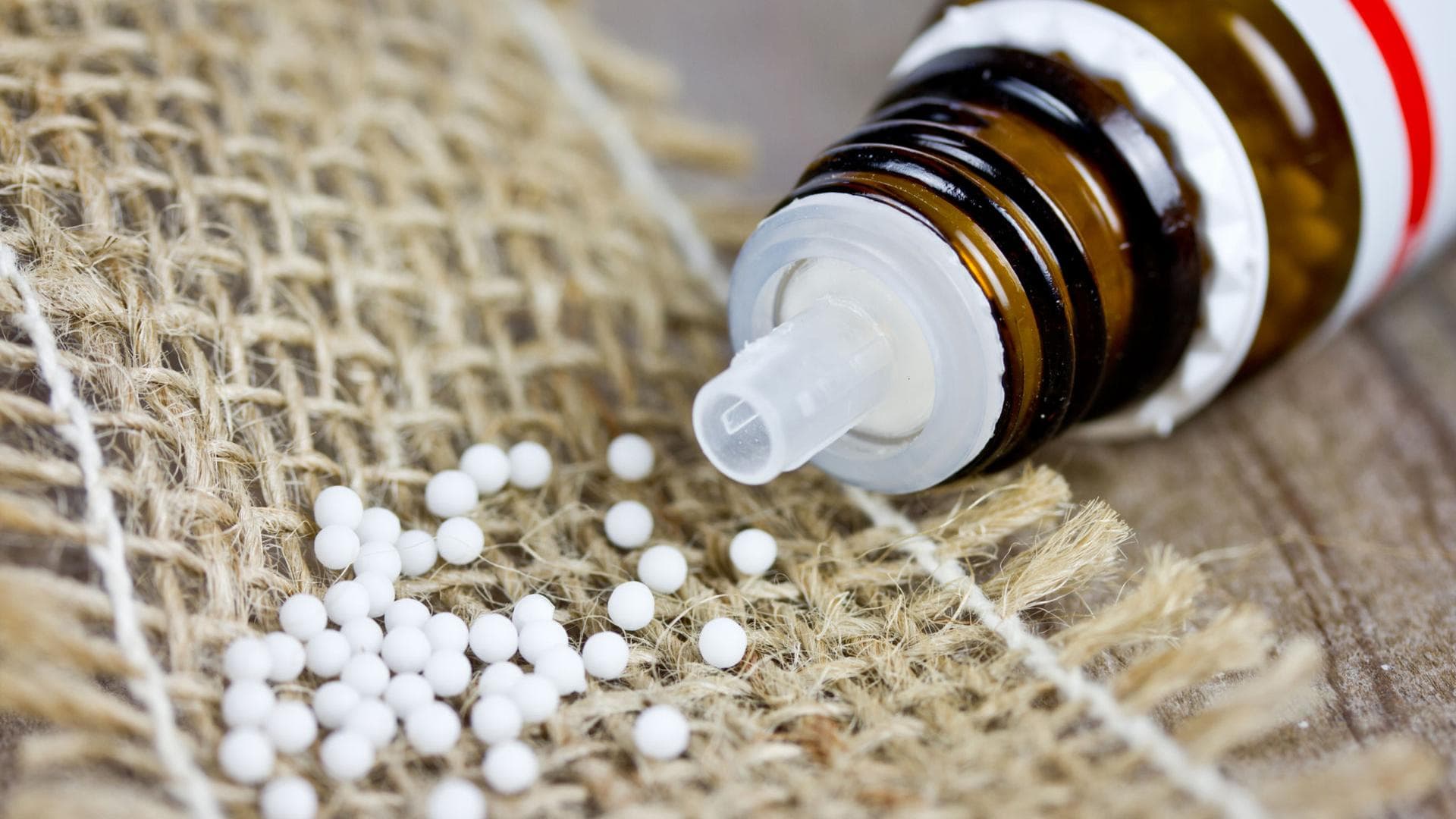 Nux vomica D6 stoppt Übelkeit