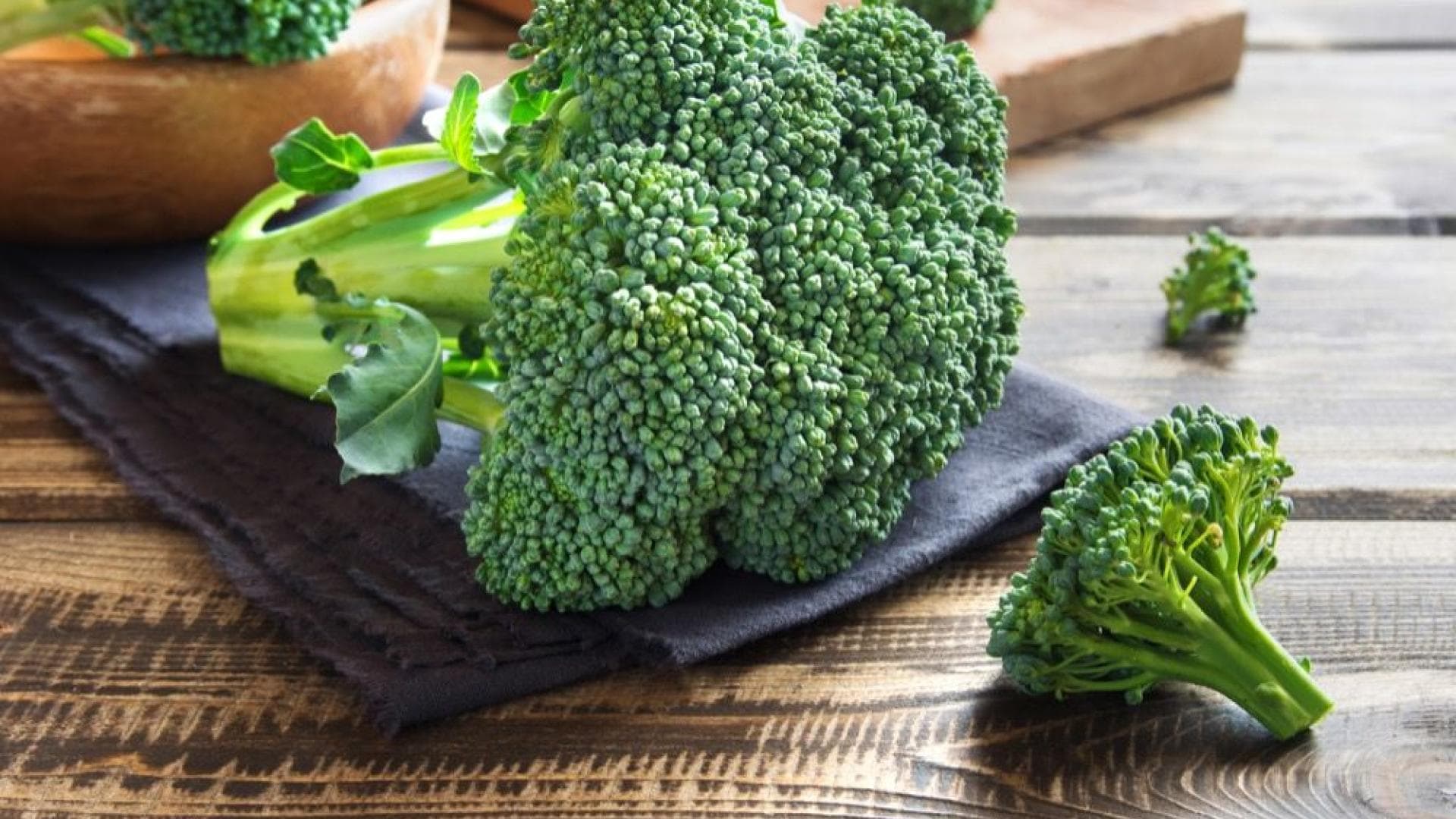 Brokkoli Brokkoli ist aufgrund seiner Inhaltsstoffe wichtig für eine ausgewogene und gesunde Ernährung.