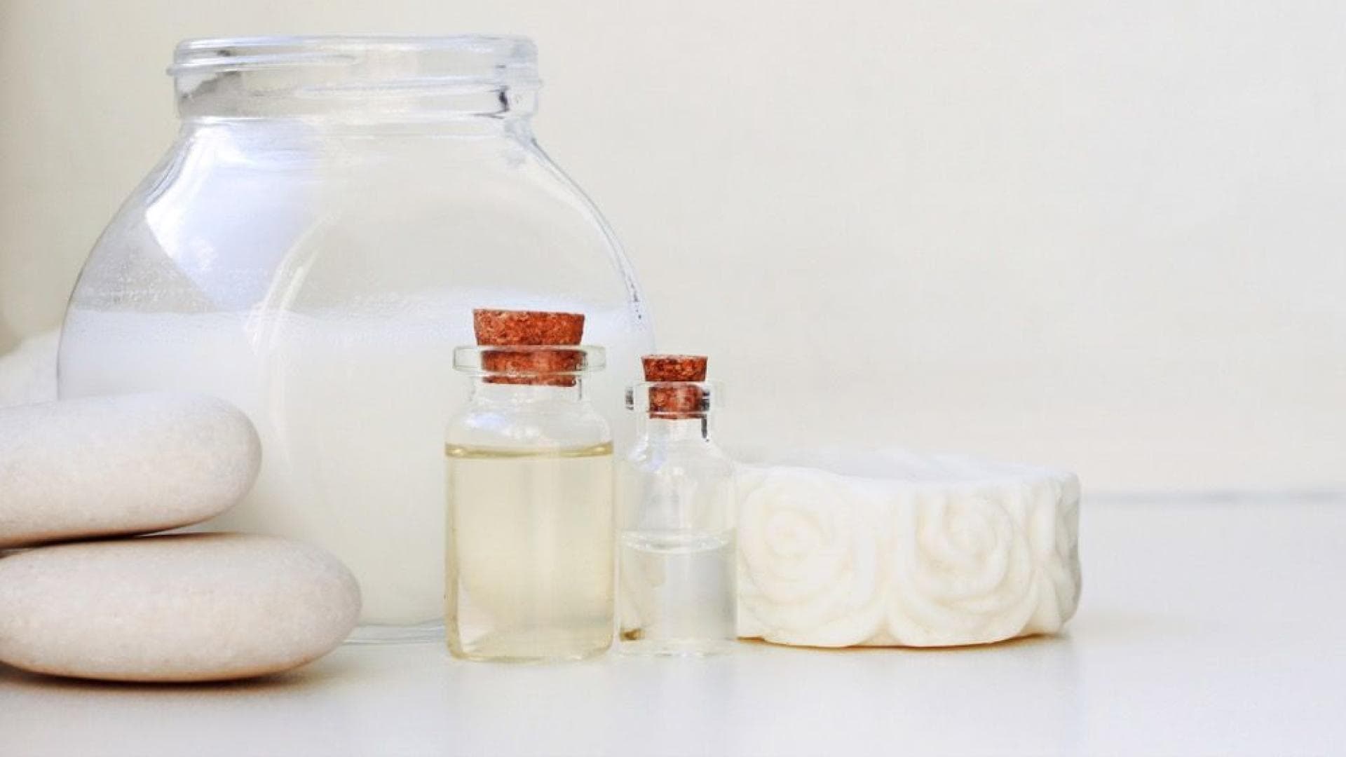 Die wohltuende Wirkung von Milch und Öl ist göttlich für den Körper.