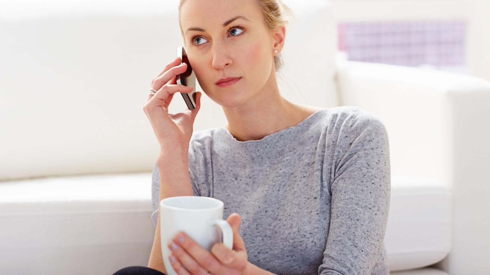 Frau_telefoniert Frau telefoniert