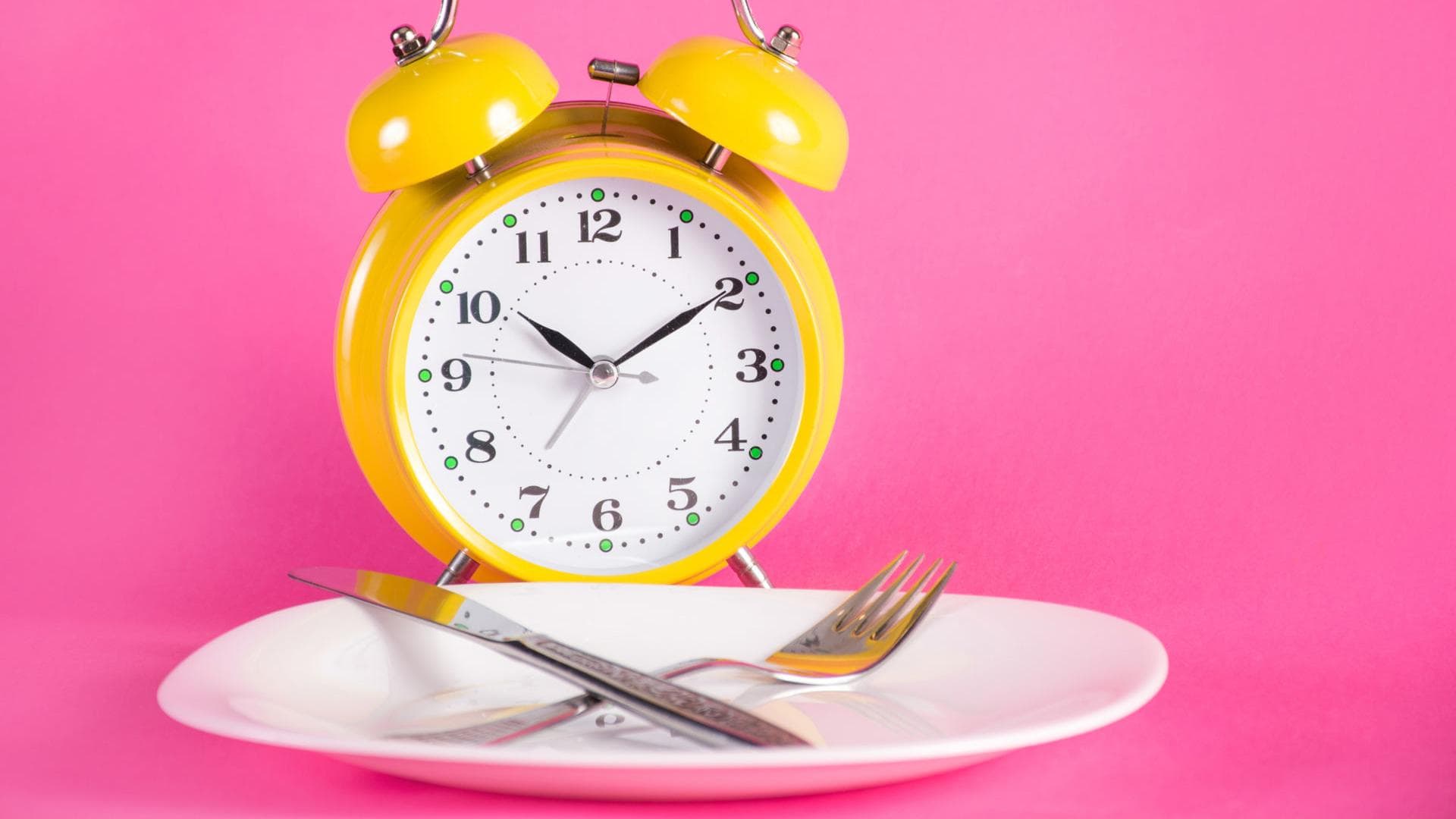 Intervallfasten Intervallfasten Uhr, Teller und Besteck