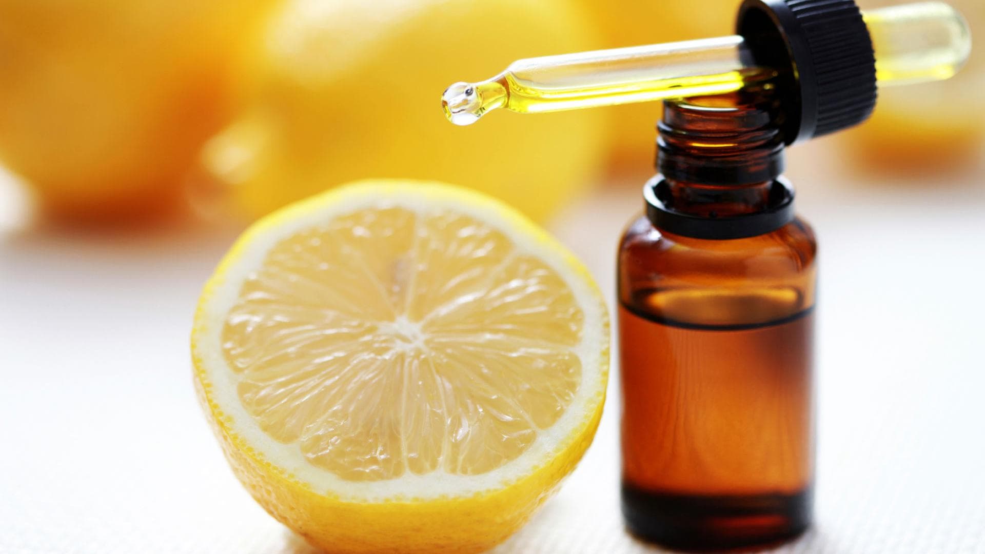 Vitamin_C_Serum Vitamin C Serum Zitrone Fläschchen Pipette