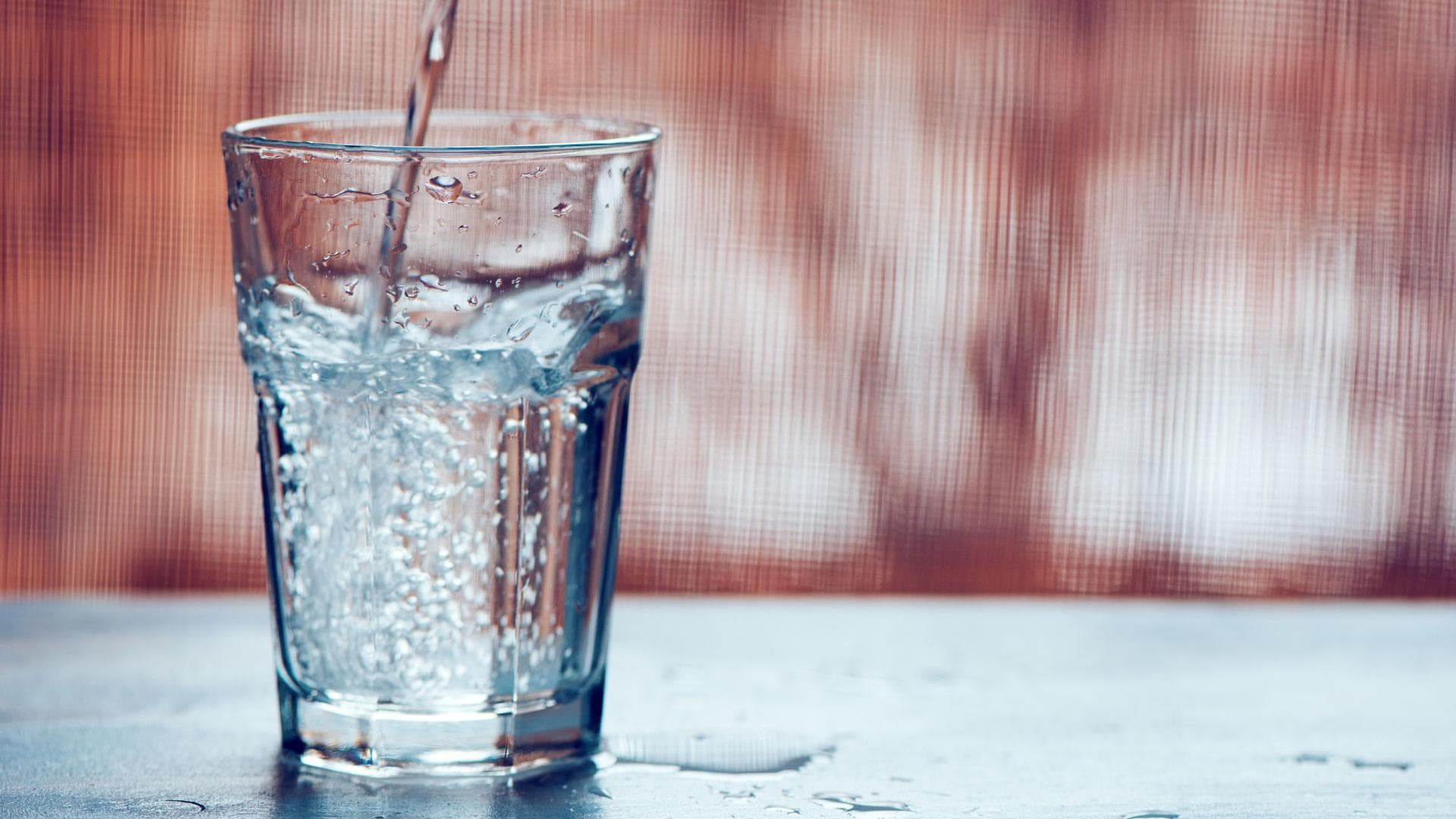 Mineralwasser im Glas