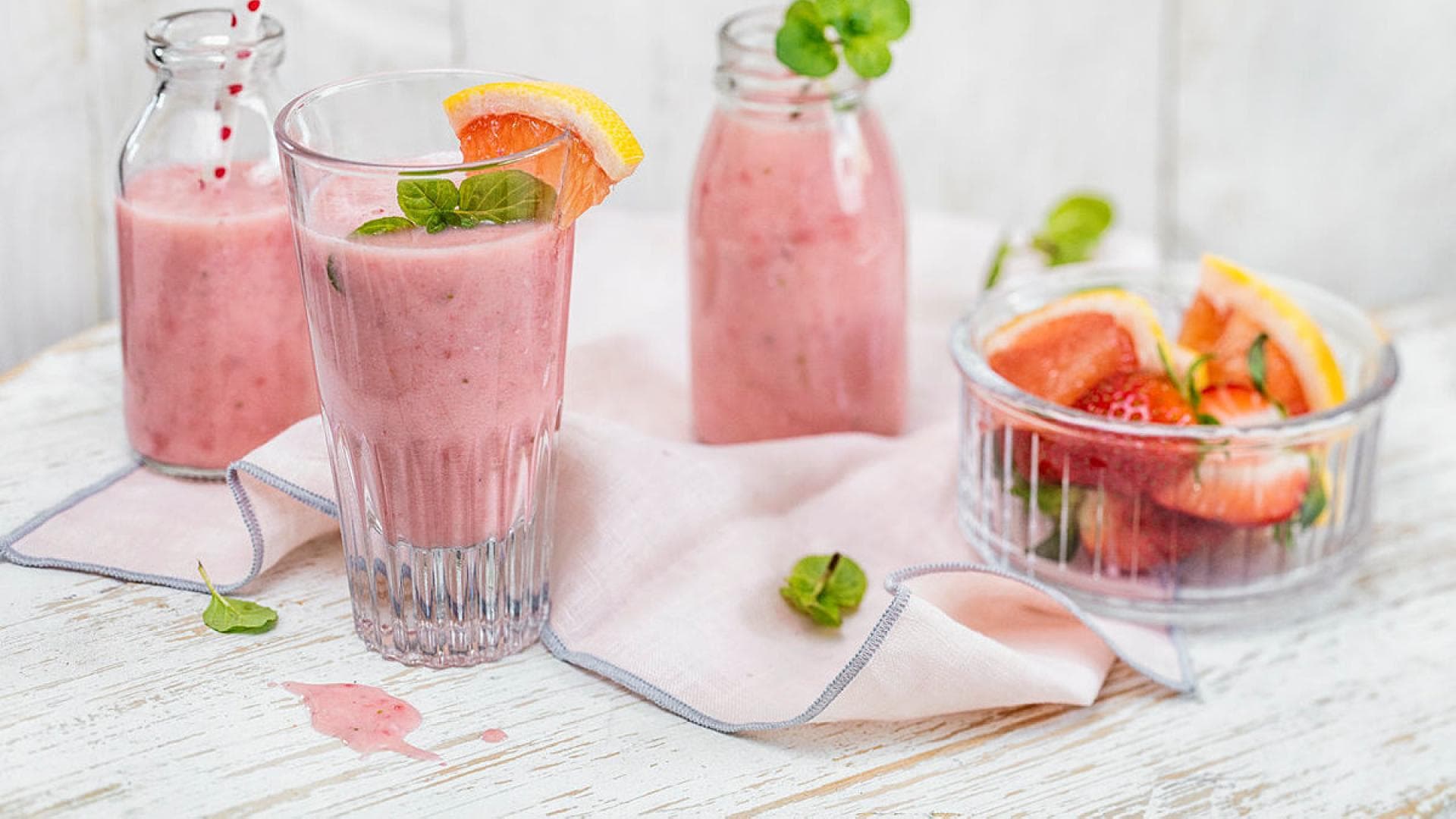 Pink-Grapefruit-Smoothie