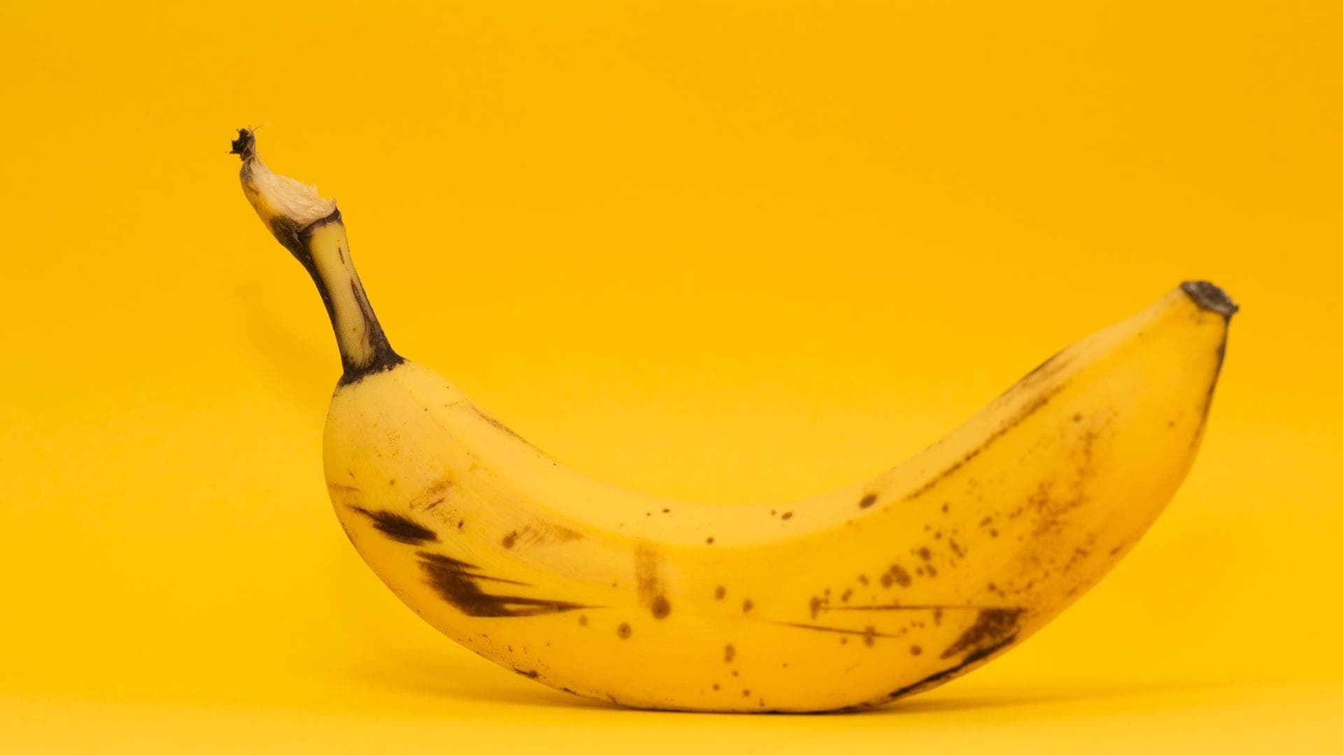 Banane mit dunklen Stellen