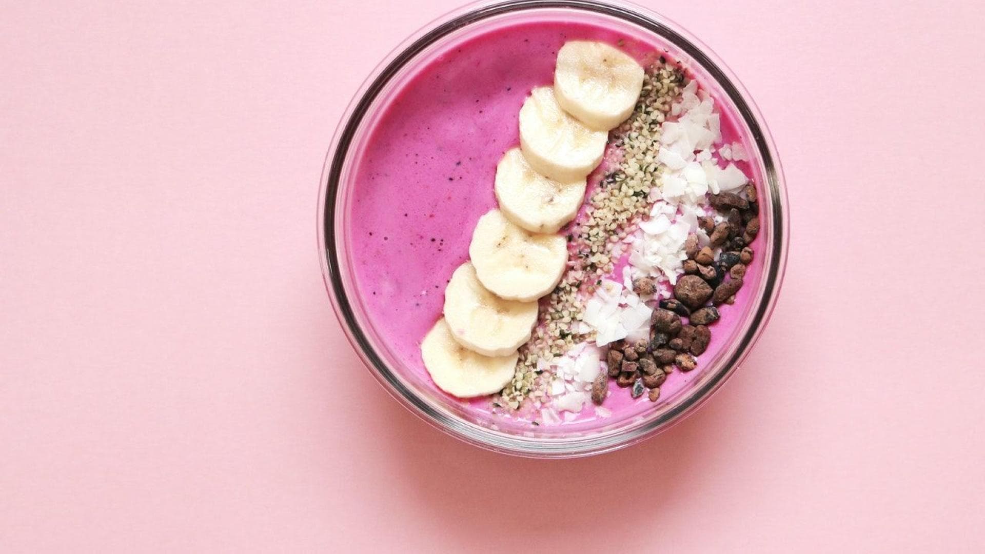 pinke-smoothie-bowl