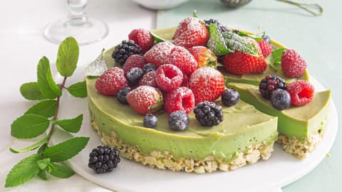 Vegane Beerentorte mit Avocado