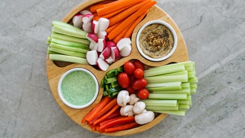 Rohkostteller mit Dips