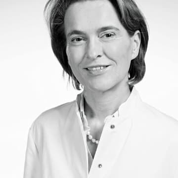 Spezialistin für Mammadiagnostik und Leiterin der Klinik für diagnostische Radiologie an der Universitätsklinik Aachen.