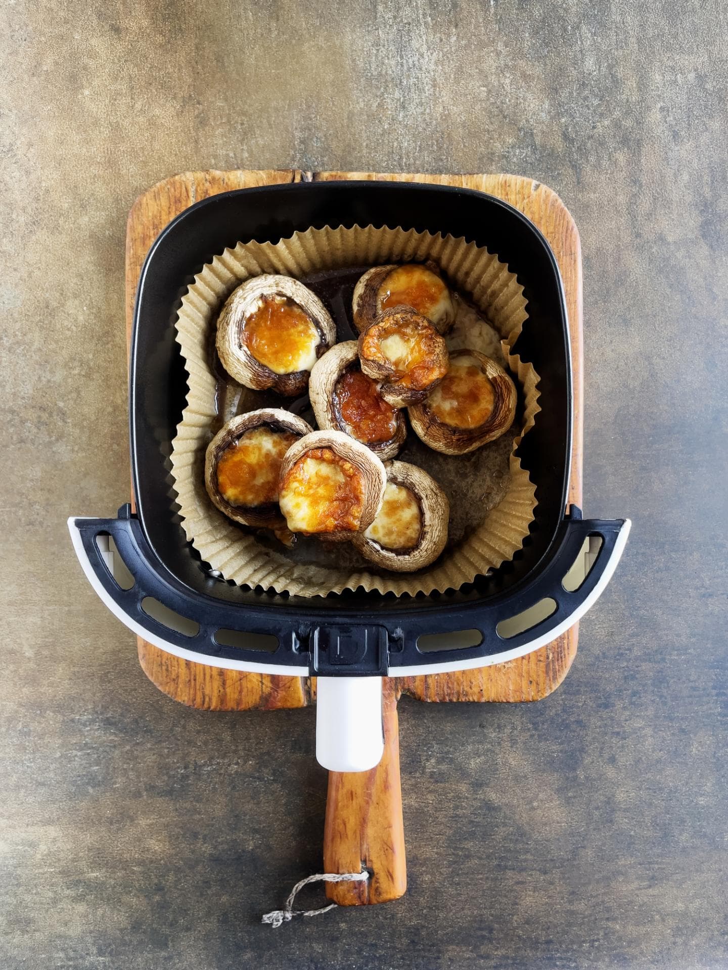 Fertig zubereitete Champignons aus dem Airfryer Champignons aus dem Airfryer