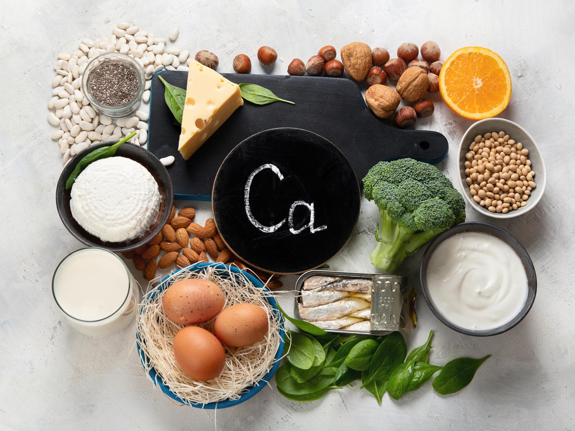 Verschiedene Lebensmittel, die Calcium enthalten
