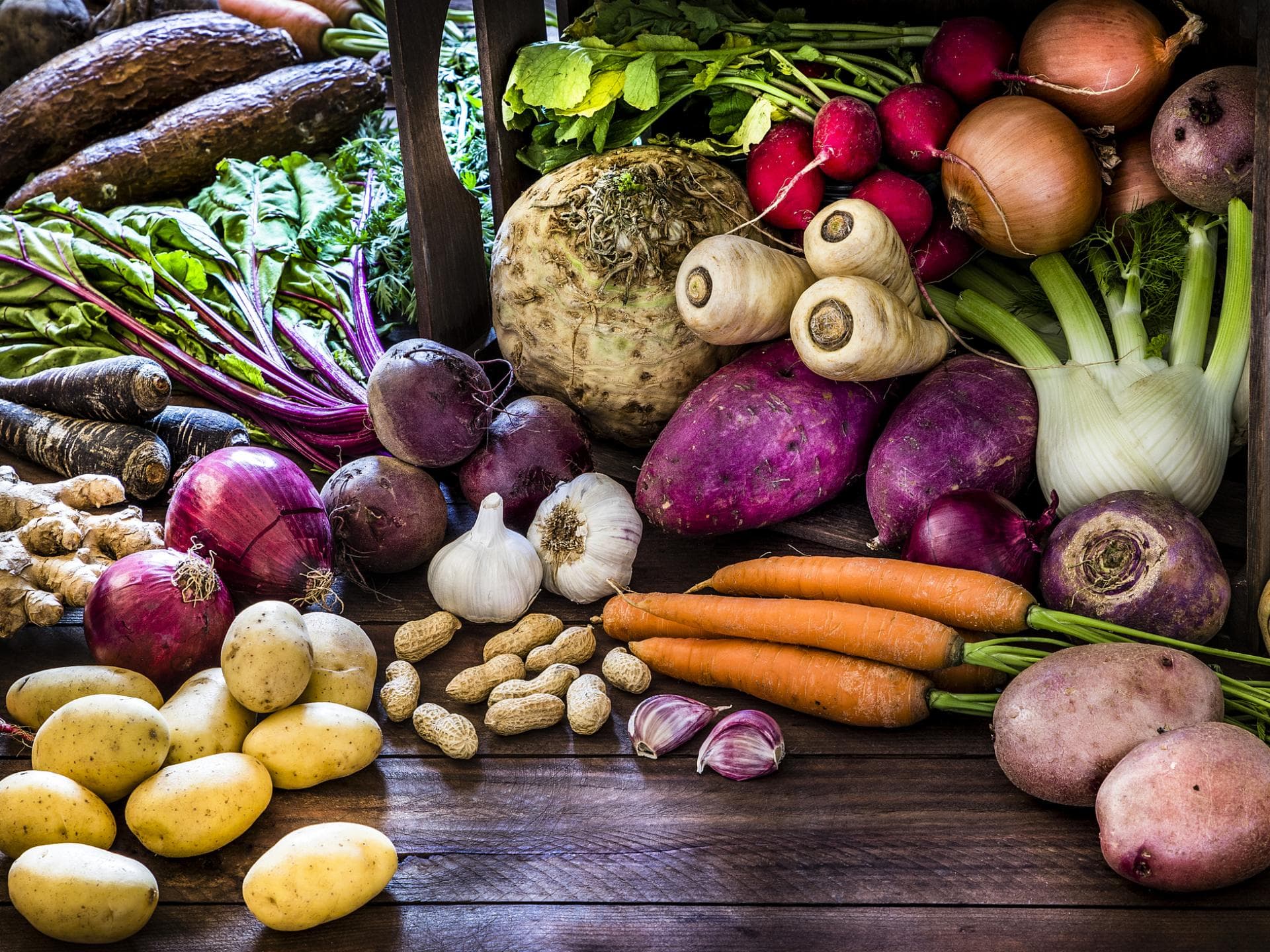 Die DASH-Diät basiert auf einer ausgewogenen Ernährung mit viel Obst, Gemüse und Vollkornprodukten.