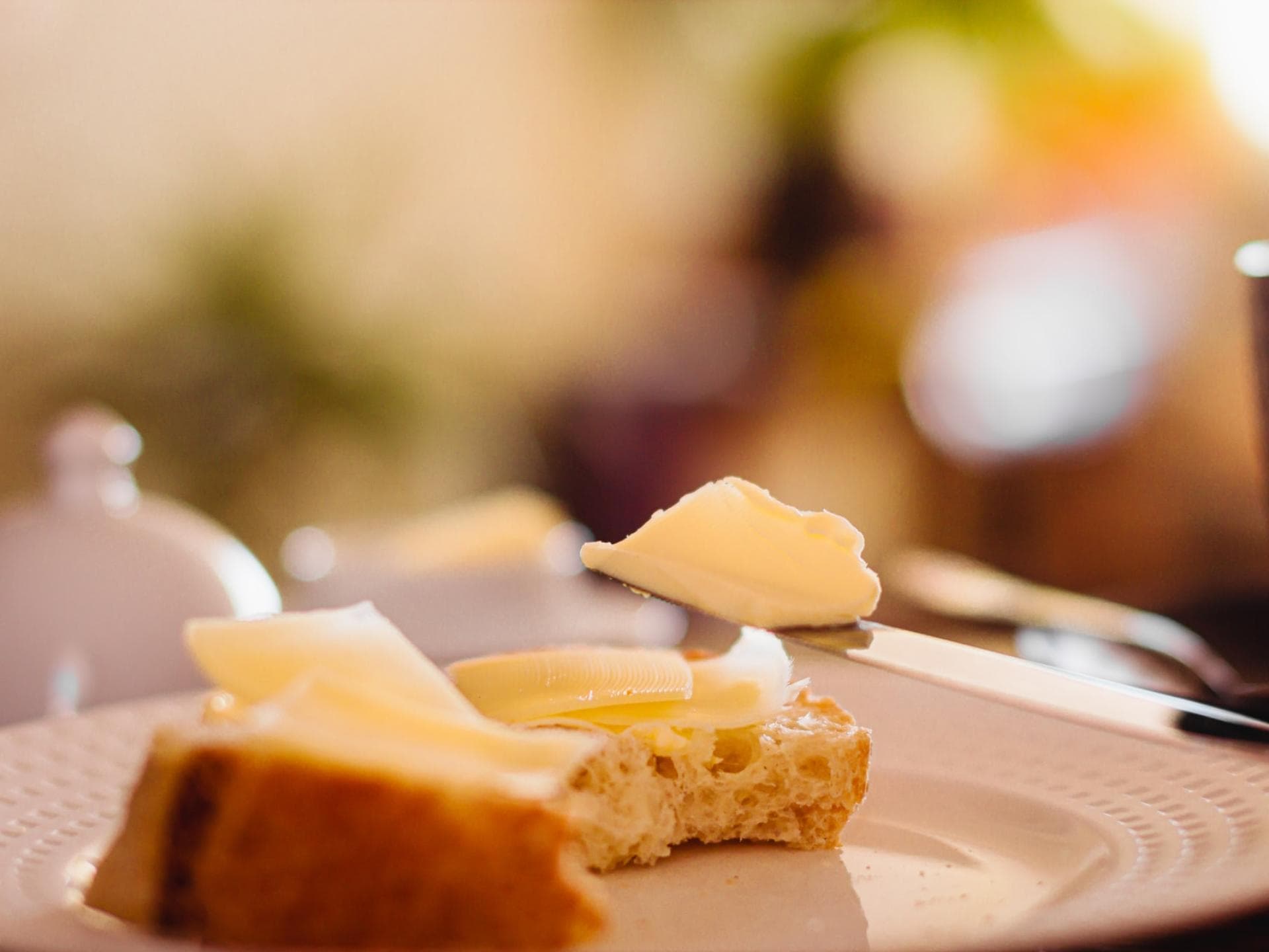 Butter auf einem Brotmesser